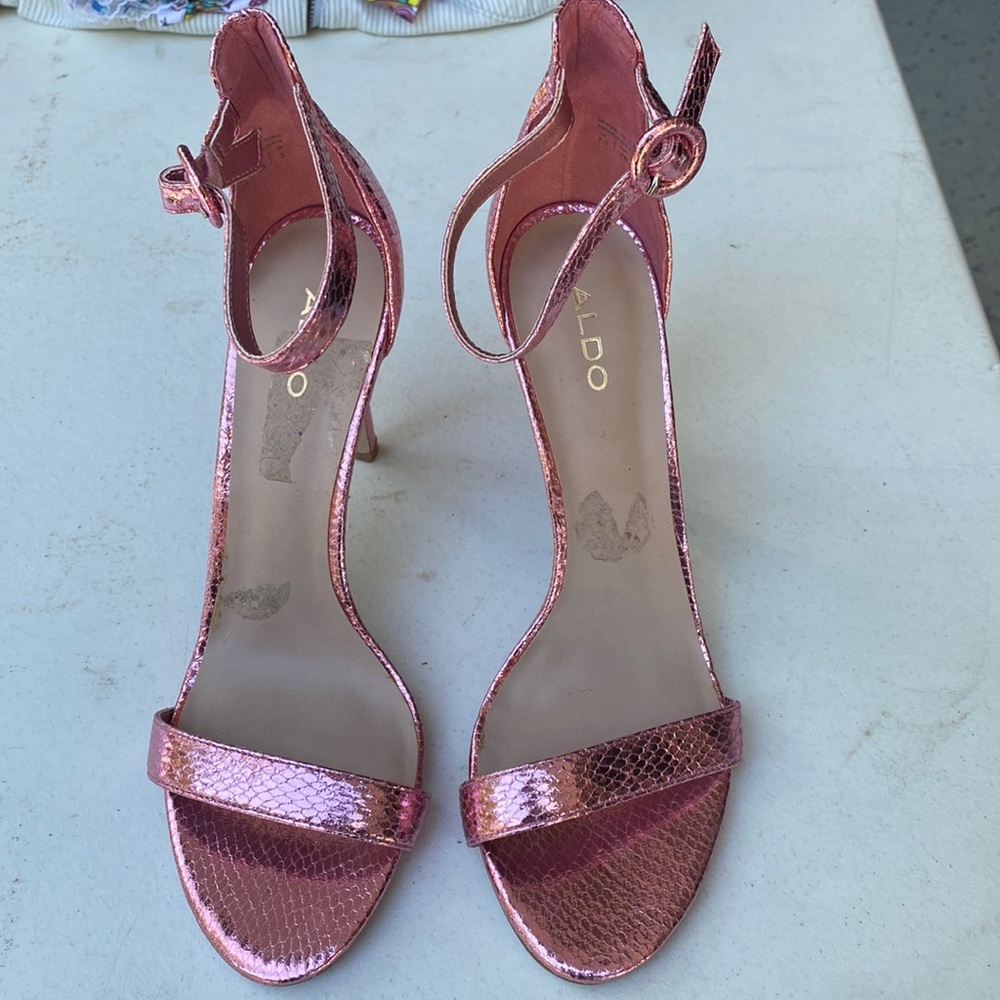 Heels - Picture 1 of 3